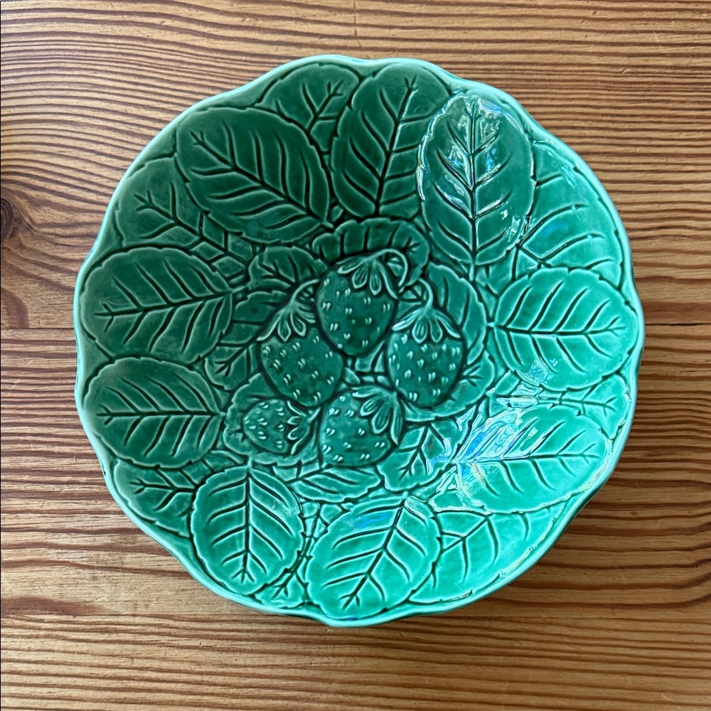 Fondeville Majolica Green Strawberry Bowl Made in Alvarez, Spain